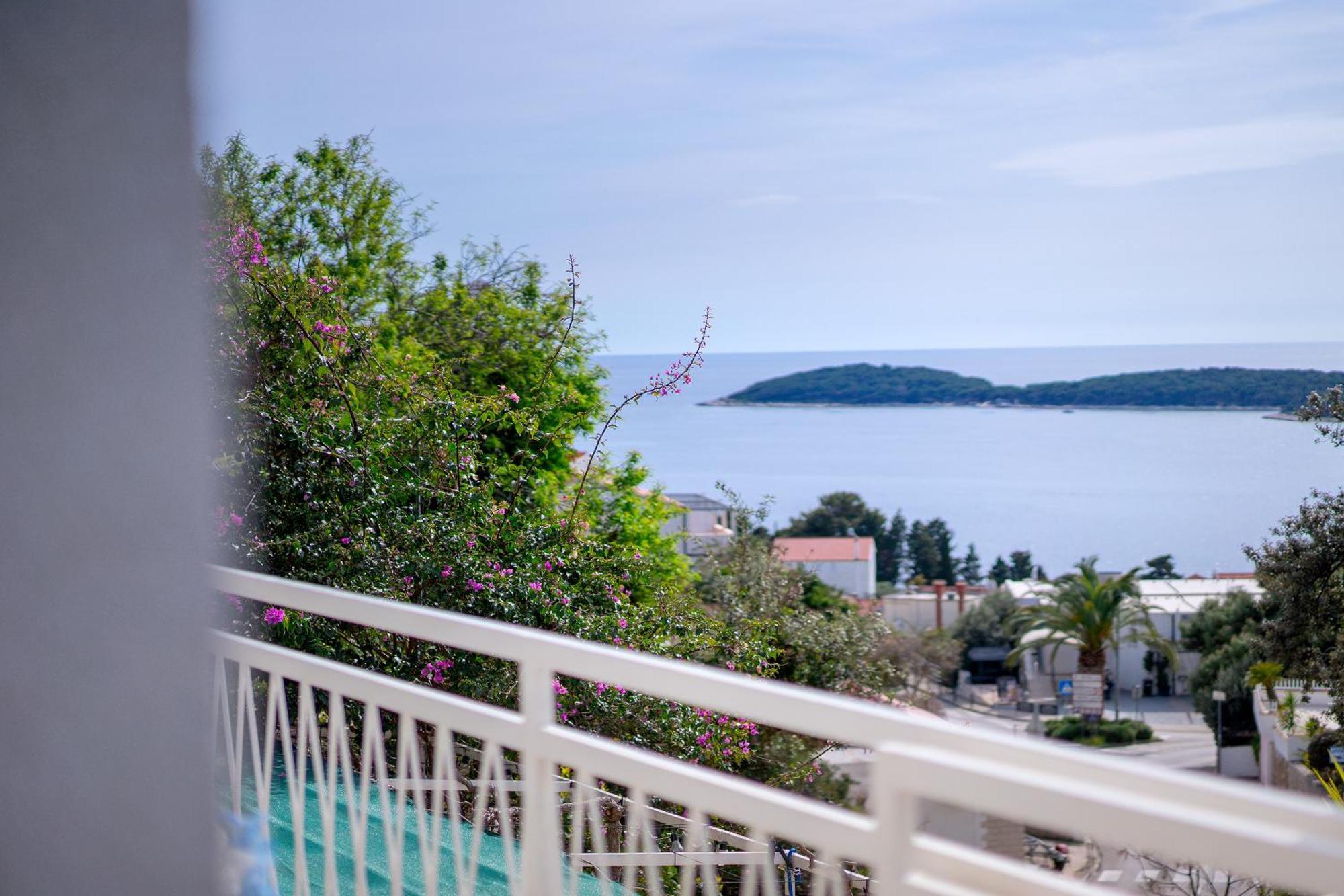 Apartments Lucic Hvar Town Eksteriør billede